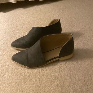 Size 8 Shoes - Great for Multiple Seasons